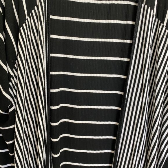 Lane Bryant Womens Plus Size 18/20 Black & White Striped Long Sleeve Open Cardig - Picture 4 of 7
